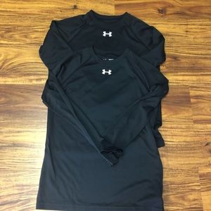 Bundle 2 Under Armour Long Sleeve Performance tops—like new—size Medium